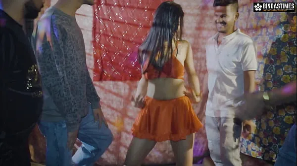 Desi Bihari Chapri Live Nude Dance Show: Hot Girl Pratibha & All Boys