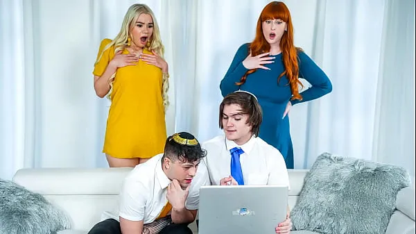 아들들의 괴물 같은 막내를 바꿔치기하며 생크림으로 끝내는 열정적인 미녀 계모 알렉스 & 안젤리카의 오기