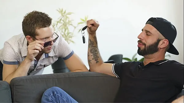 บทเรียนโหดของพ่อเลี้ยง: เพศสัมพันธ์ต้องห้ามในห้องนอนและการอมลึก